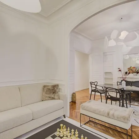 Le Parisien Chic Et Contemporain 아파트