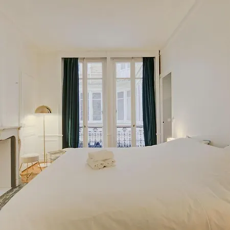 Le Parisien Chic Et Contemporain *